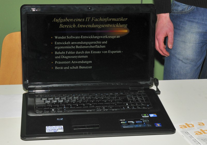 Praktikumausst.10.jpg